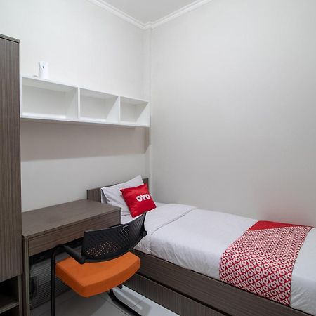 Oyo 3253 Sofia Residence Telukjambe Extérieur photo