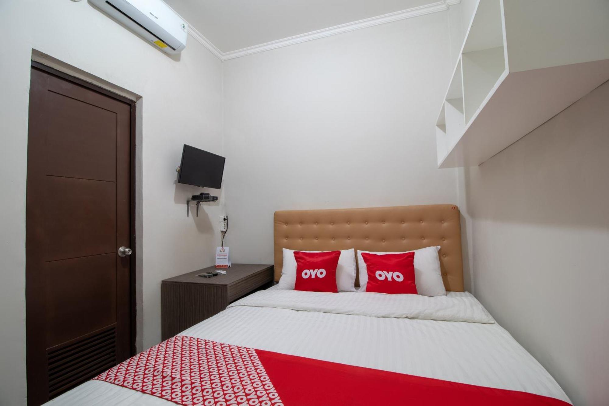 Oyo 3253 Sofia Residence Telukjambe Extérieur photo