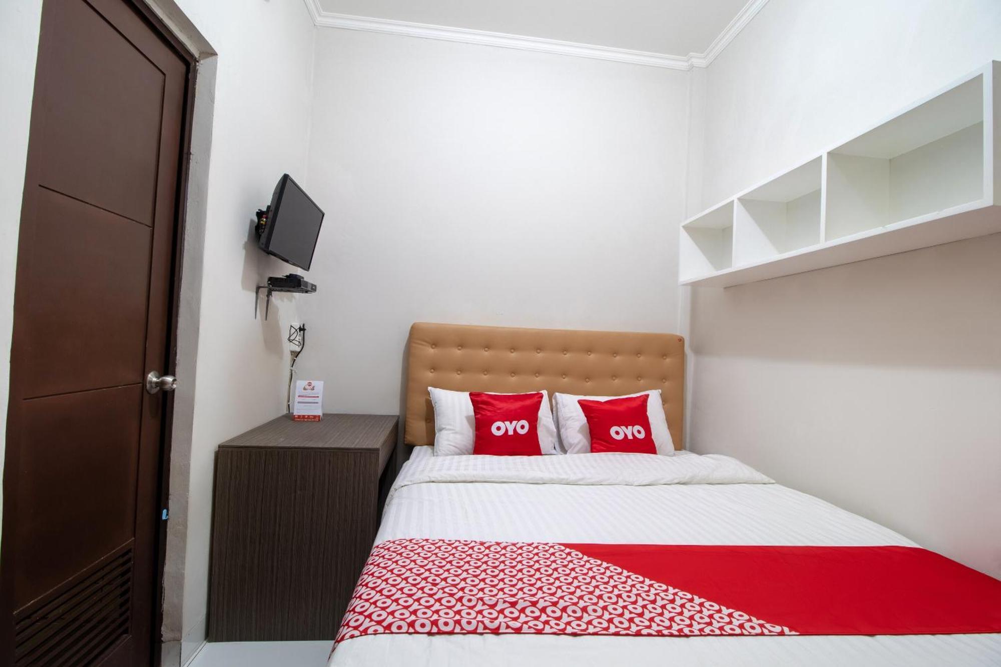 Oyo 3253 Sofia Residence Telukjambe Extérieur photo